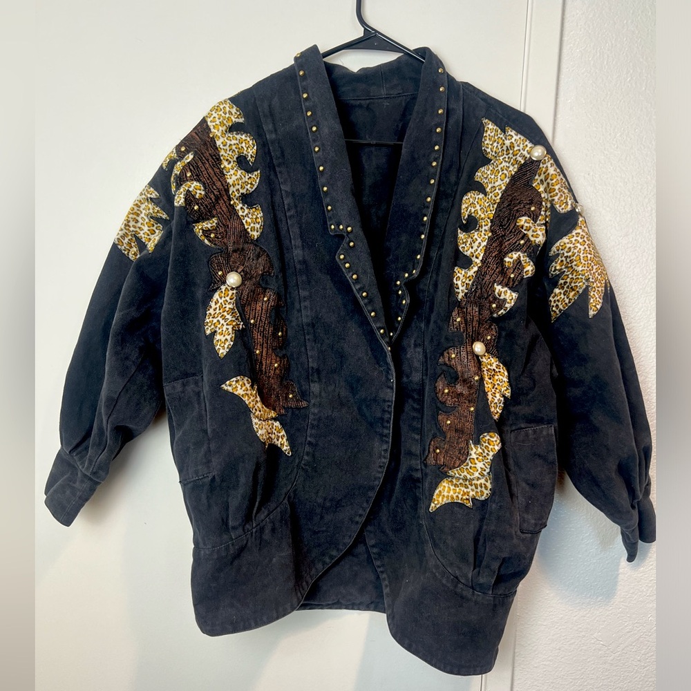 Vintage 80s black velvet jacket with leopard print